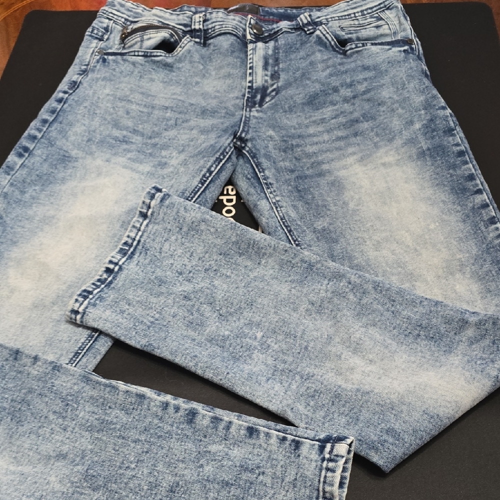 Classic Light Blue Denim Jeans for‎ Men